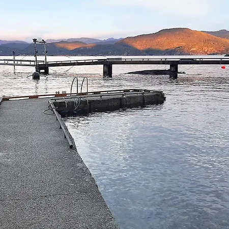 7 Person In Sandnes-by Traum